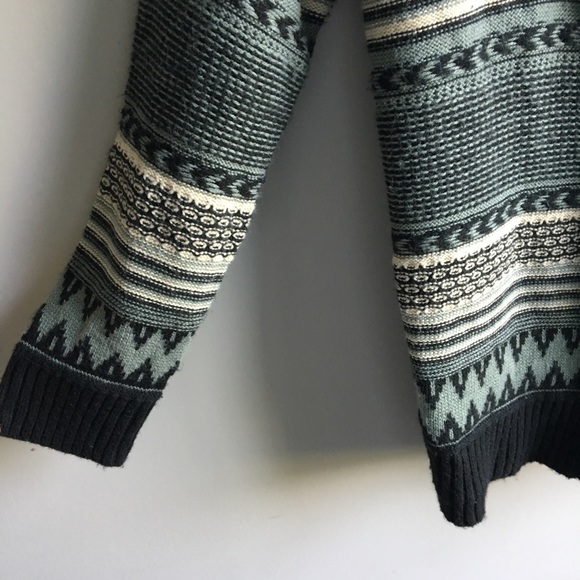 ⚪ 3/$15 Forever 21 teal & black aztec patterned - Picture 8 of 14